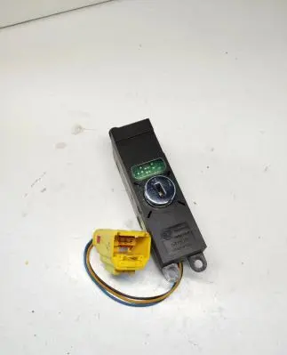 Passenger airbag on/off switch