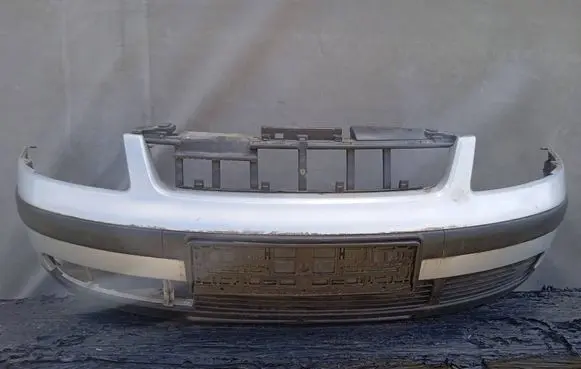 Volkswagen PASSAT B5 Front bumper 2032