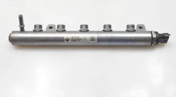 Nissan X-Trail T32 Fuel main line pipe 175216420R