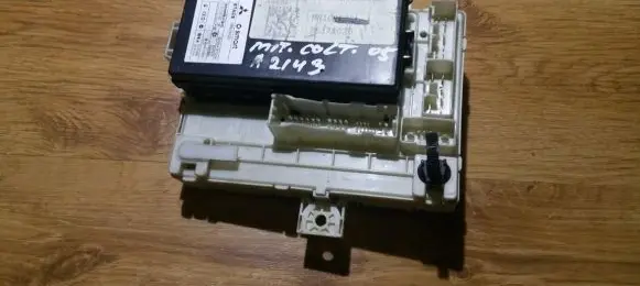 Mitsubishi Colt Fuse box set 8637A020 5WK45103A