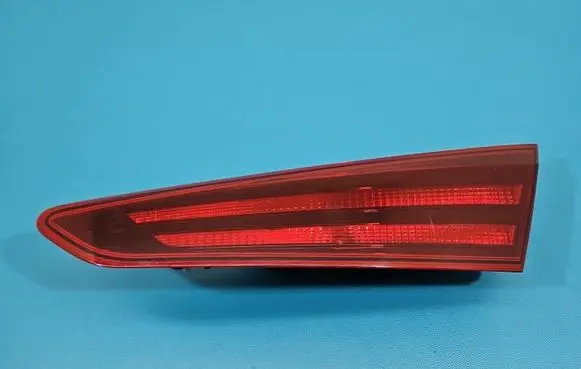 Hyundai Elantra VI Rear/tail lights 92404-F2500 IMPRK1538926