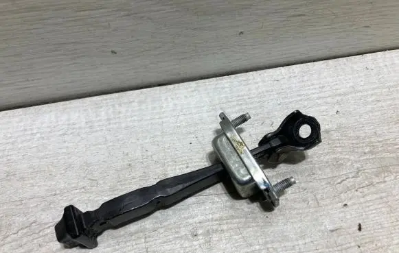 Renault Clio V Rear door check strap stopper
