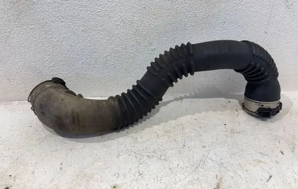 Mercedes-Benz B W246 W242 Intercooler hose/pipe A2465200401