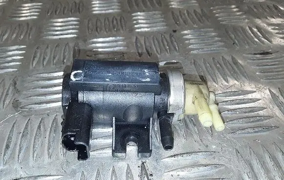 Peugeot 5008 Vacuum valve 9672875080 70163302