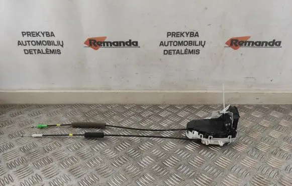 Toyota Prius (XW50) Rear door lock Q5114120