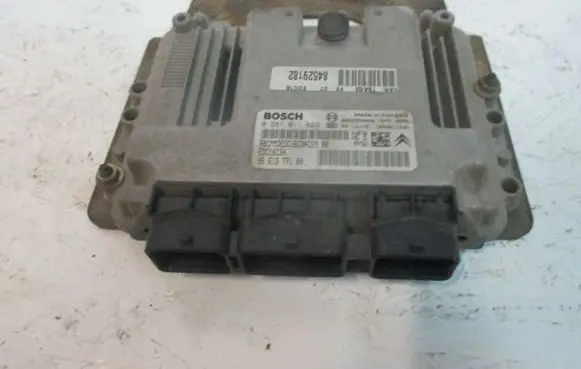 Peugeot 307 Engine control unit/module ECU 281011629