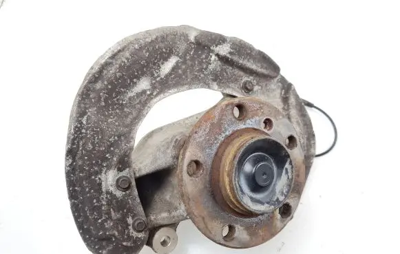 Front wheel hub