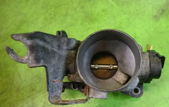 Ford Fiesta Throttle valve