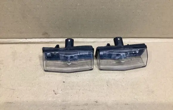 Toyota C-HR I Number plate light 81270F4010