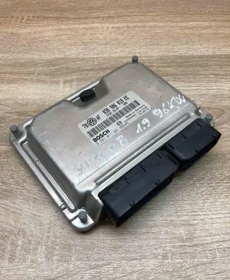 Volkswagen PASSAT B5.5 Engine control unit/module ECU 038906019KE 0281011201