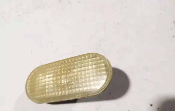 Volkswagen PASSAT B5 Front fender indicator light 1j5949117