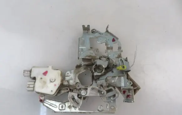 Renault Master III Rear door lock 906123257R
