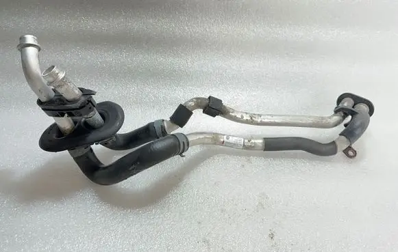 Engine coolant pipe/hose