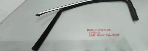 Mercedes-Benz A W177 Front door window/glass frame 