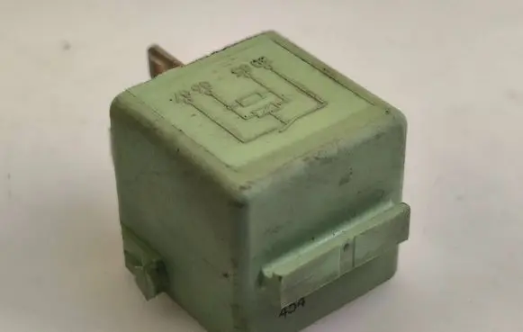 BMW 5 E39 Other relay 8366600 V23134K59C222 6136