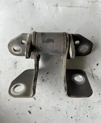 Dodge Durango III Front door lower hinge 