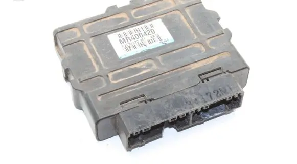 Mitsubishi Pajero Engine control unit/module MR400420