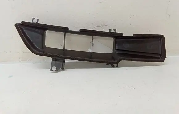 Tesla Model 3 Intercooler air guide/duct channel 109085700C