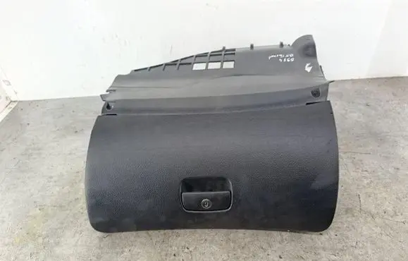 Volkswagen PASSAT B5.5 Glove box 3B1857101