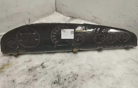 Audi A6 S6 C4 4A Speedometer (instrument cluster) 88311219