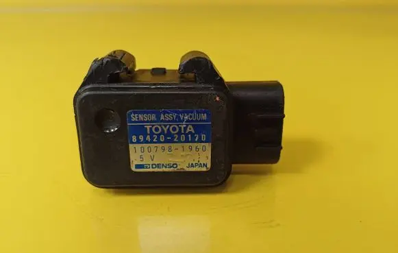 Toyota Corolla E110 Air pressure sensor 8942020170 1007981960