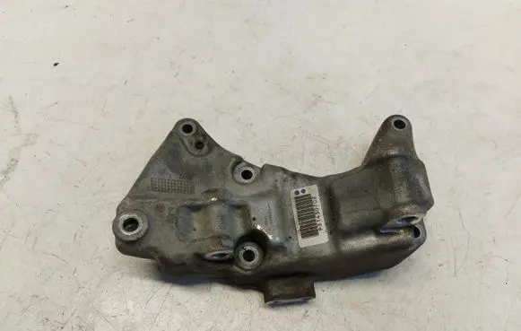 Volvo S90, V90 Generator/alternator bracket 31430702
