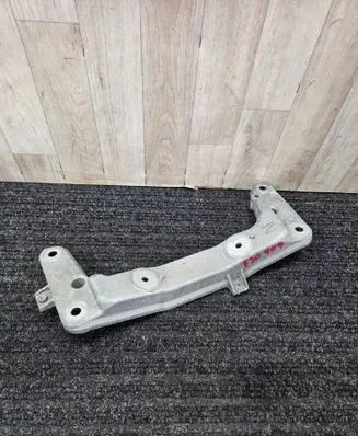 BMW 3 F30 F35 F31 Gearbox mounting bracket 6796611
