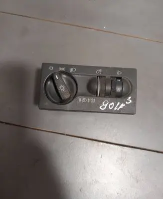 Volkswagen Golf III Light switch 1H6941532