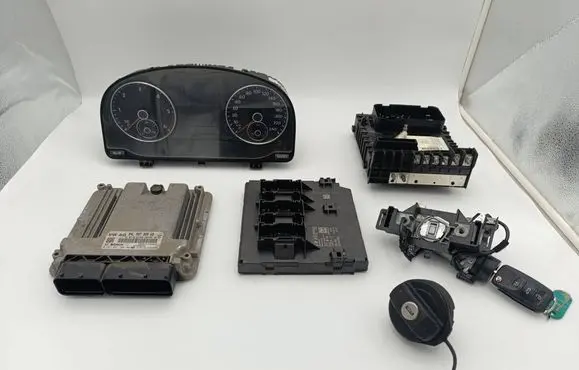 Volkswagen Caddy Engine ECU kit and lock set 04L907309AB 0281031786 5K0937086AD