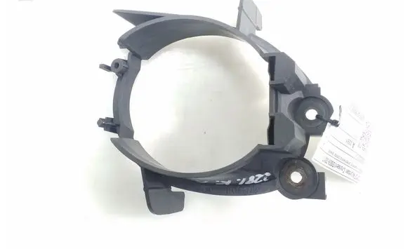 Toyota Urban Cruiser (XP110) Fog light bracket 8148252210