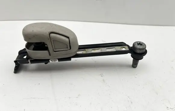 Chrysler Grand Voyager V Seat belt adjustment rail 1DW77ES3AA