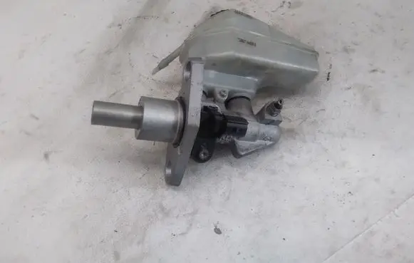 Audi A3 S3 8P Master brake cylinder 1K0945459A 5N0945459A