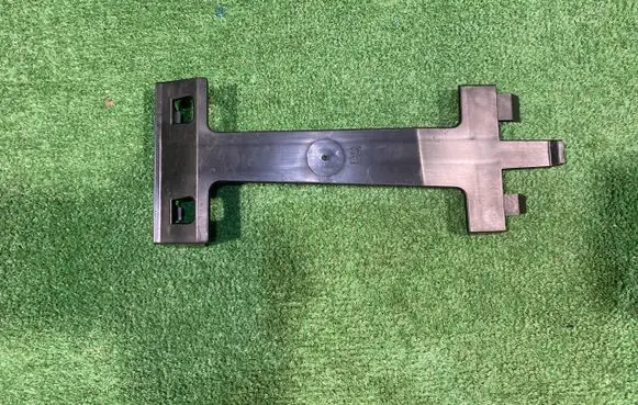 Renault Captur Front bumper mounting bracket 622567095R