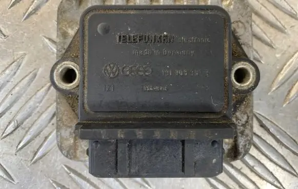Volkswagen Golf II Ignition amplifier control unit 191905351B