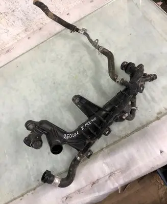 Ford Focus Engine coolant pipe/hose 9827621080