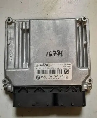 BMW 1 E81 E87 Engine control unit/module 0281016068 1039S29125 8506281