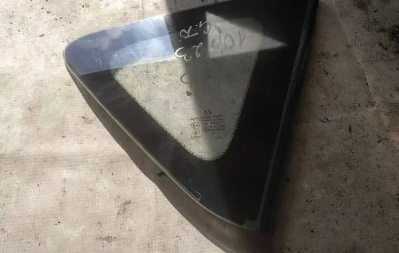 Mazda 3 II Rear side window as2