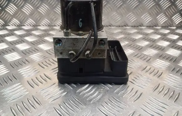 Volvo V50 ABS Pump 30736589A 4N512C405EC