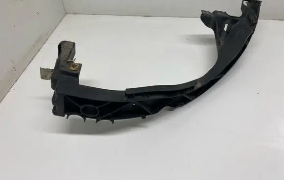 BMW 1 E81 E87 Headlight/headlamp mounting bracket 7120823