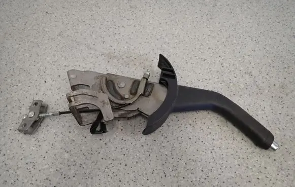Hyundai ix20 Hand brake release handle 