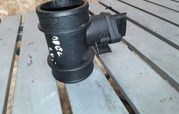 Opel Tigra B Mass air flow meter 0280218119 589133D