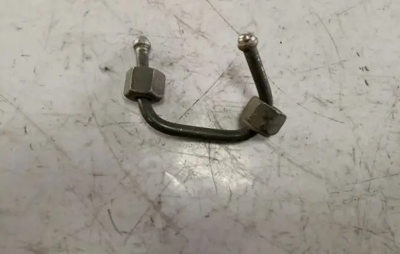 Suzuki Grand Vitara II Fuel injector supply line/pipe 