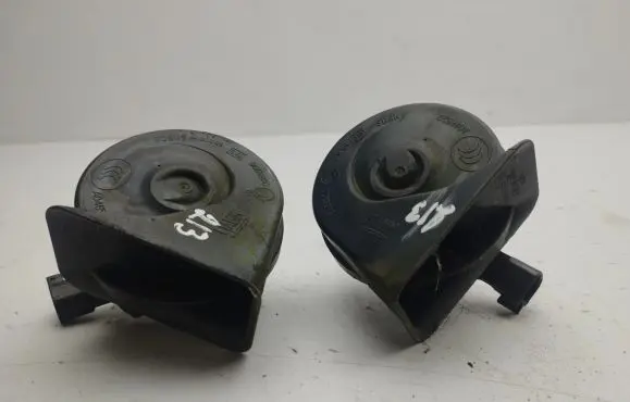 Volvo S80 Horn signal 08635072 08635071