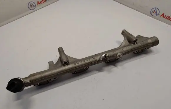 BMW X1 F48 F49 Fuel injector supply line/pipe 7639979 13537639979