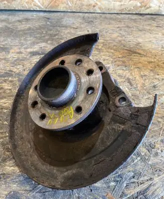 Opel Zafira B Rear wheel hub
