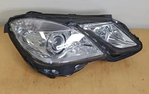 Mercedes-Benz E W212 Headlight/headlamp A2128202059 8202059