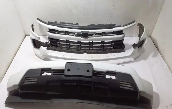 Chevrolet Silverado Front bumper 85638716