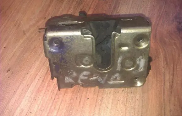 Renault 19 Front door lock