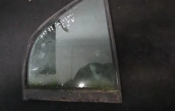Mitsubishi Carisma Rear vent window glass as2