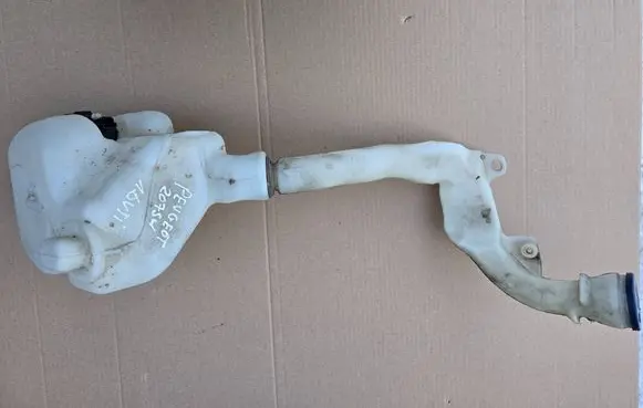 Peugeot 207 Lamp washer fluid tank 